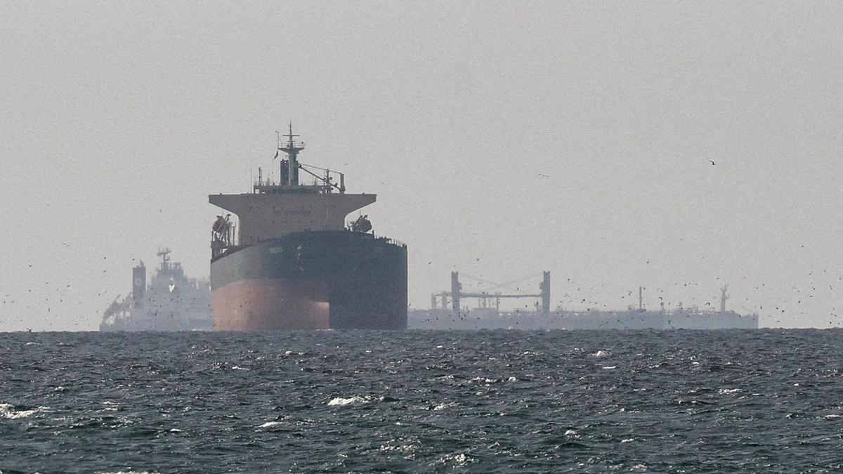 2 Indian, 1 Pakistani ships cross Strait of Hormuz