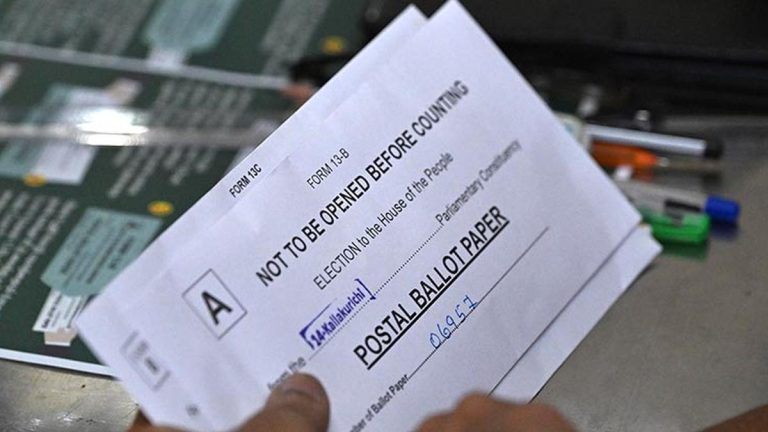 Voting patterns of government employees in recent elections | Data