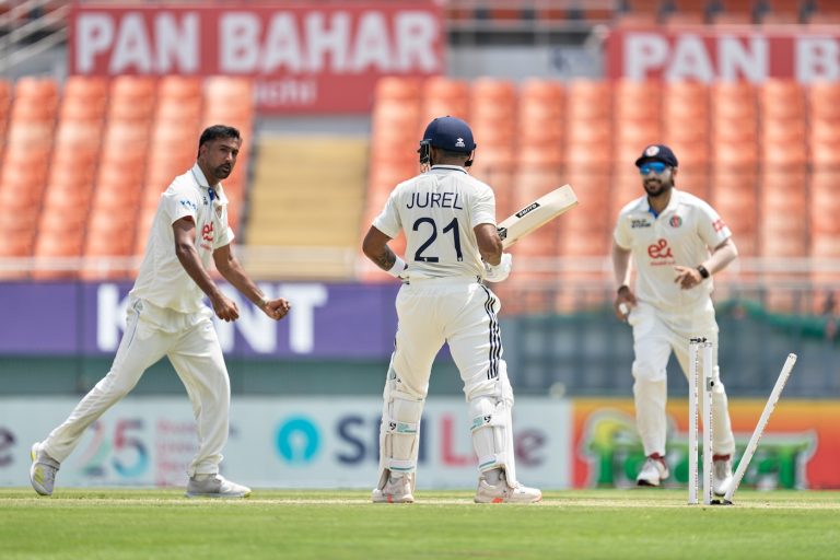 India march ahead despite Saleem's strikes, Pant misses out on century