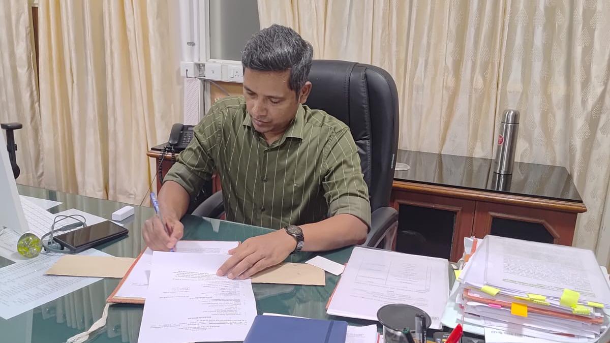 Former Kerala Chief Electoral Officer Rathan U. Kelkar takes charge as Secretary to CM Satheesan