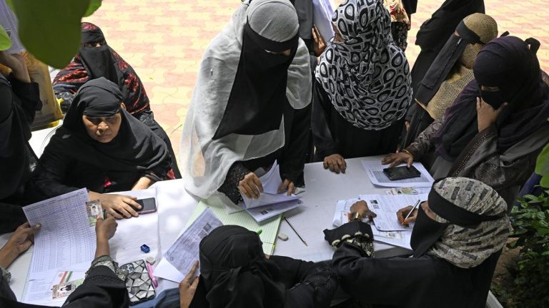 Hijab or no hijab, photos should be clear on SIR enumeration form