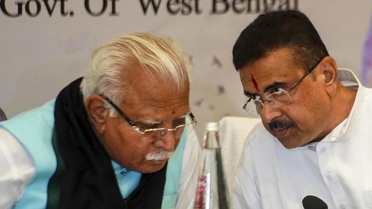 Union Power Minister calls for timely settlement of dues by West Bengal govt., shift to prepaid metering