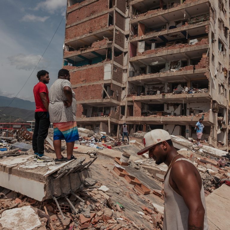Search for Venezuela Quake Survivors Grows More Urgent