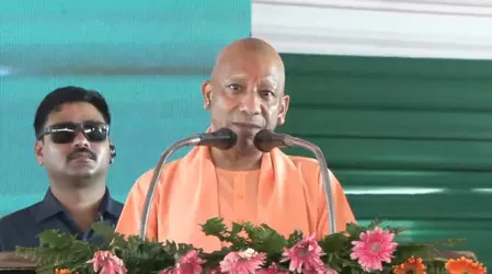 "अब खुली जीप में पिस्टल लहराकर कोई माफिया किसी हिंदू को नहीं धमका सकता"- सीएम योगी