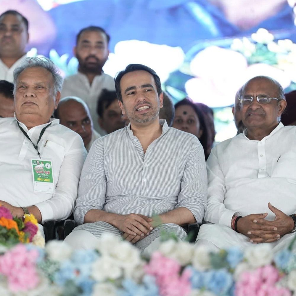 दिल्ली वालो के शानदार मौसम में हमारे चूल्हे नहीं जलते:मेरठ में जयंत चौधरी की जनसभा में केसी त्यागी और त्रिलोक त्यागी ने इशारों में दिए बड़े संकेत