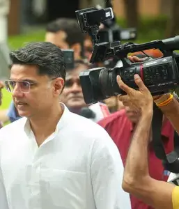 चुनाव आयोग के रवैये पर सचिन पायलट ने विपक्षी सांसदों से बर्ताव को लेकर सवाल उठाए