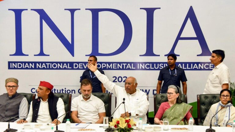 छात्र संगठनों के विरोध जारी, 1 नवंबर INDIA गठबंधन की रैली पर नजर